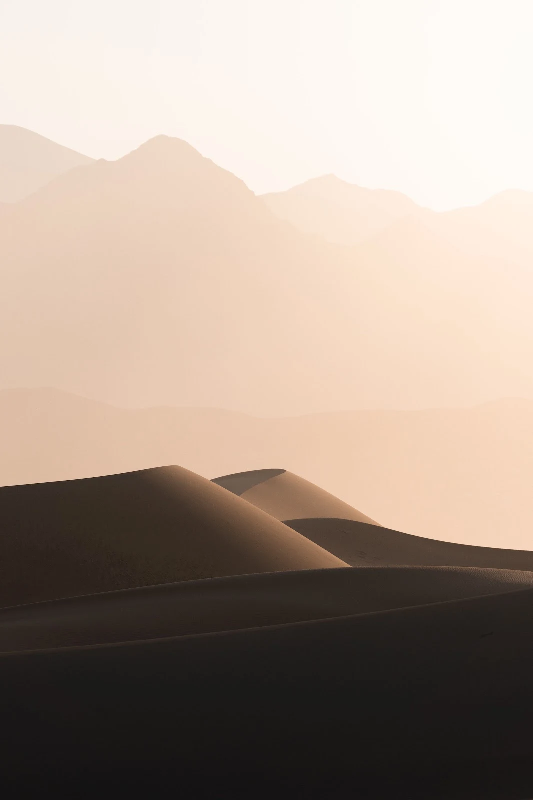 Hazy Desert Sand Dunes - Landscape Photography 4K iPhone Wallpaper (3357x5035)