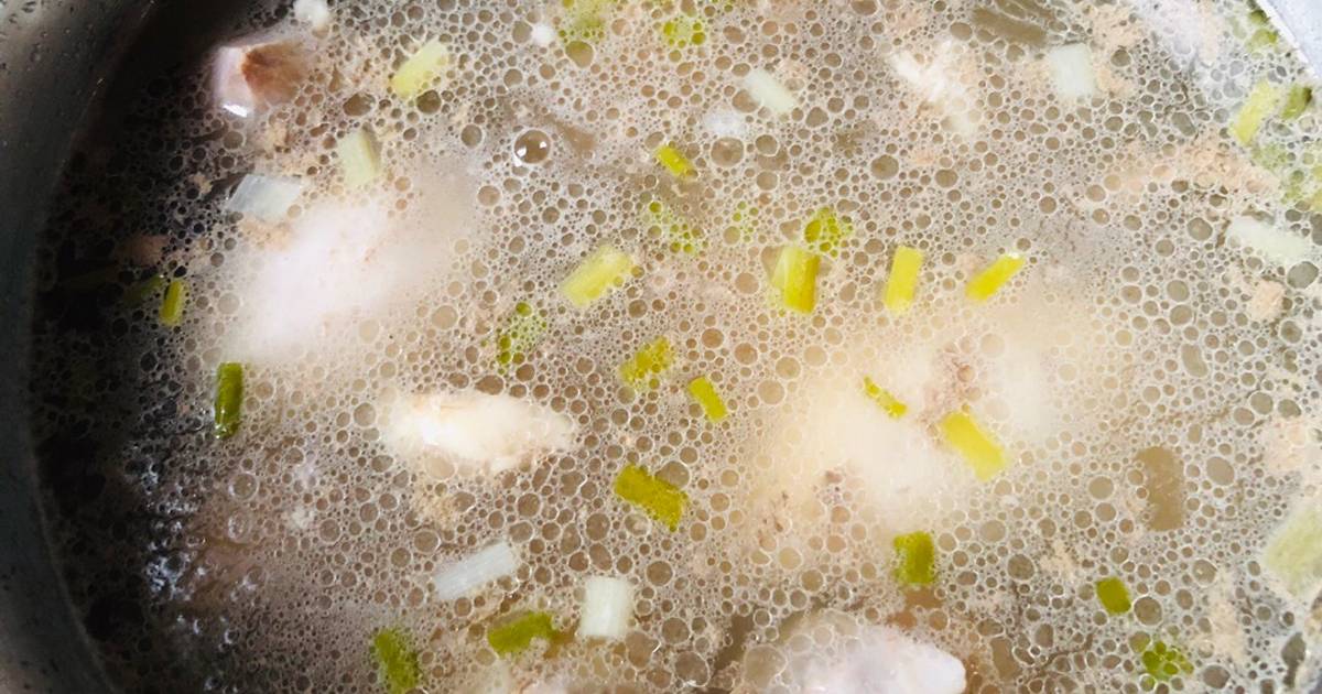 Canh khoai sọ nấu xương
