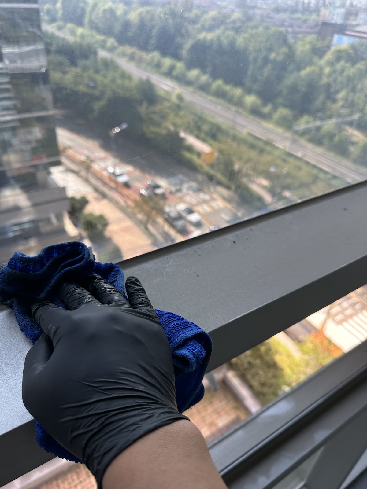 대전 사무실청소 유리창 및 창틀 클리닝 작업