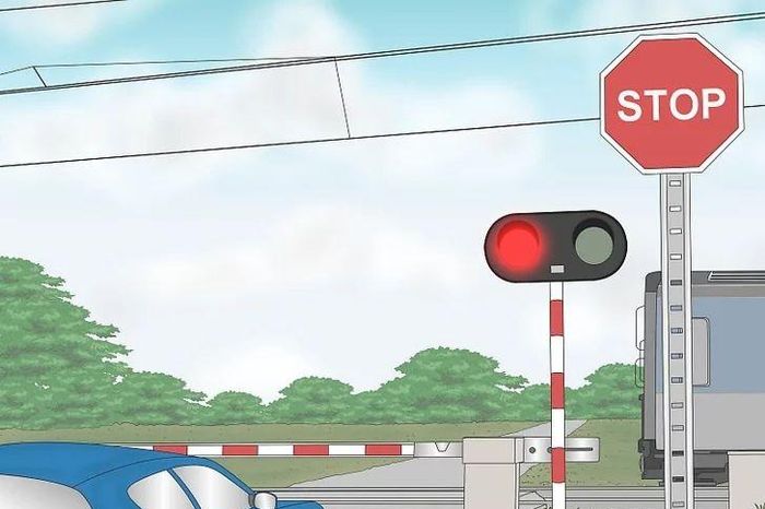 Băng qua đường sắt: Những nguyên tắc an toàn không thể bỏ qua - Báo Pháp Luật TP.HCM