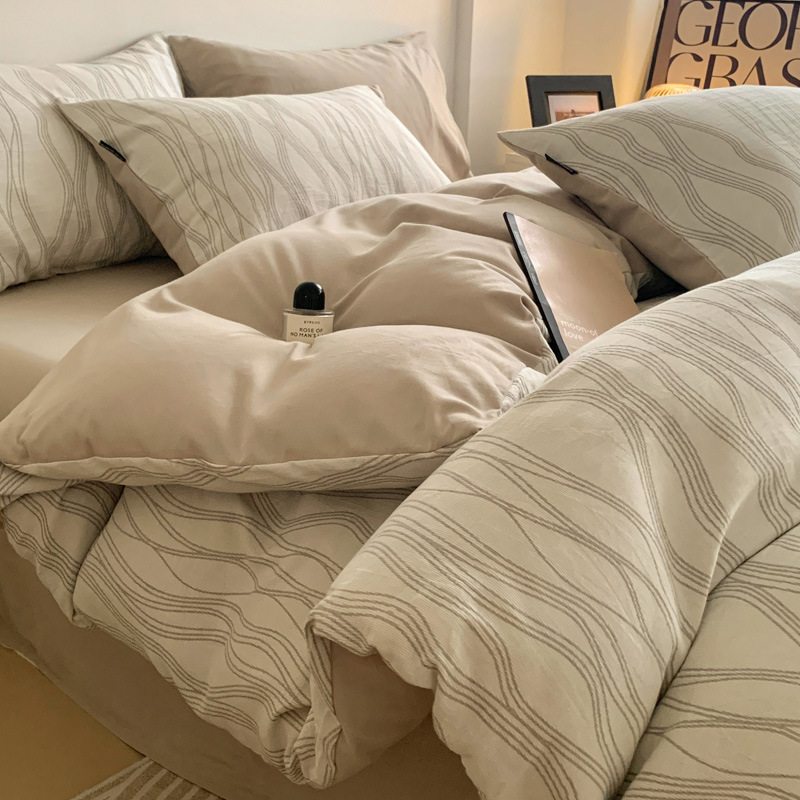 Brushed cotton bedding with jacquard pattern