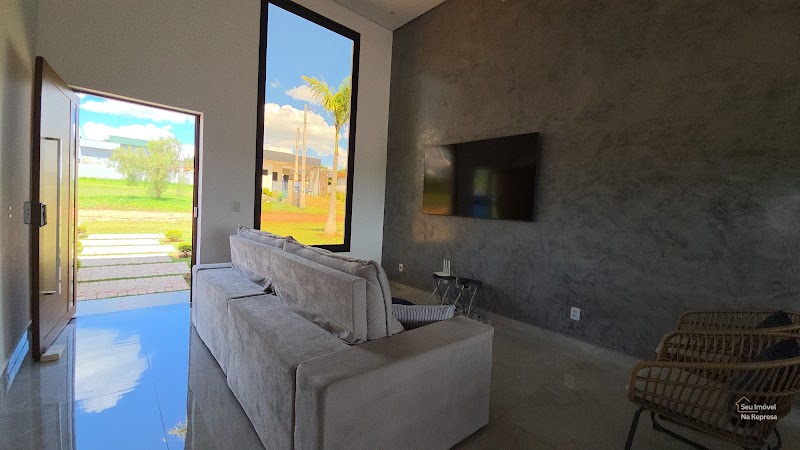 Foto 3 de Casa à venda em ótima localização próximo à portaria no Riviera de Santa Cristina XIII