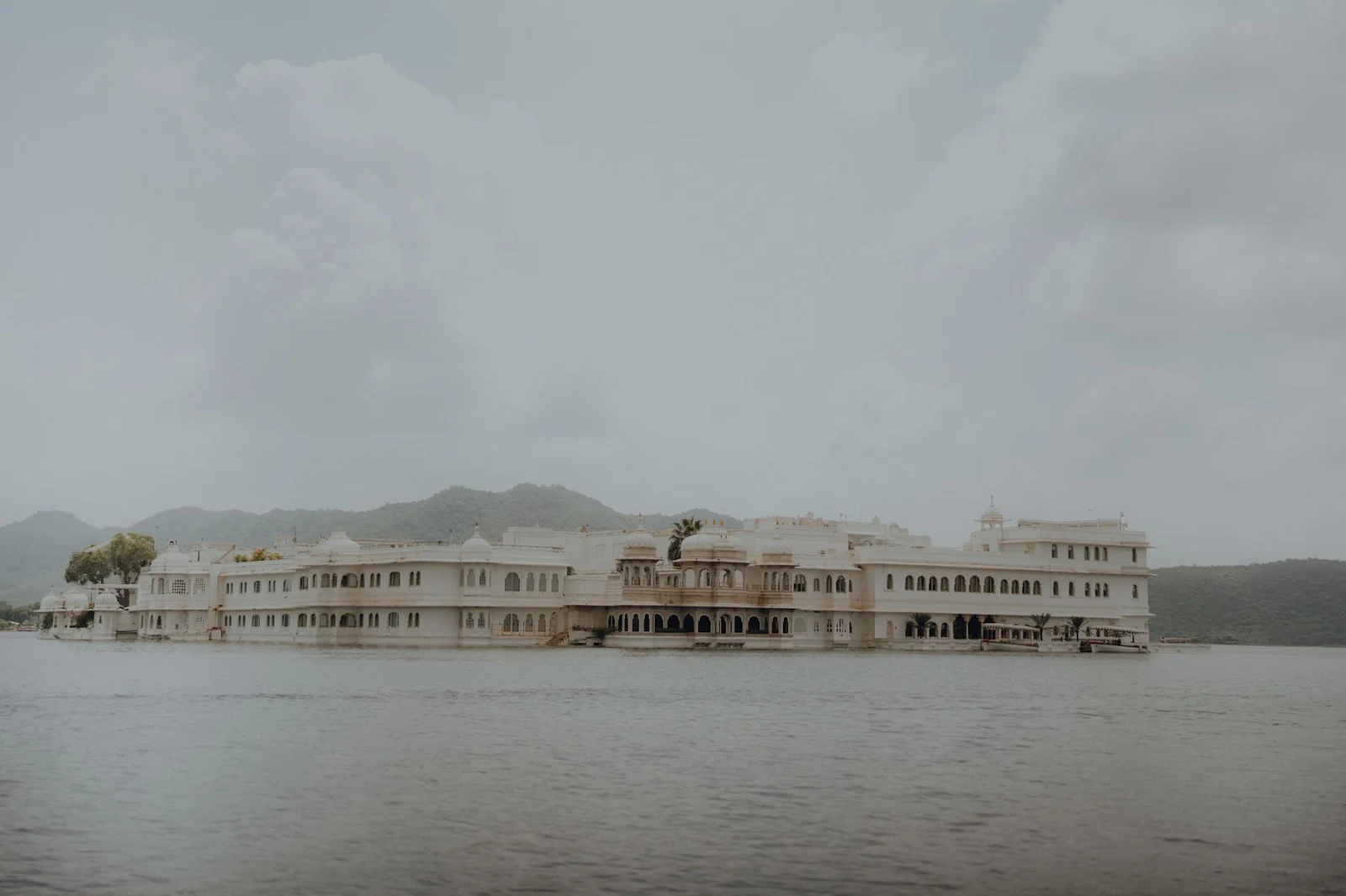 Is Dungarpur safe for solo travelers?