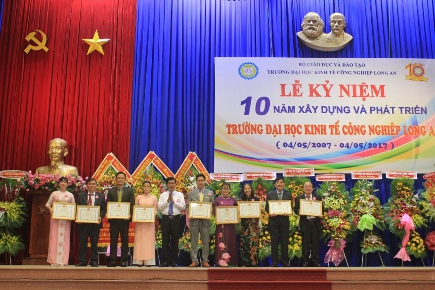 Kỷ niệm 10 năm thành lập trường DLA - Nhìn lại quá khứ và hướng tới tương lai 