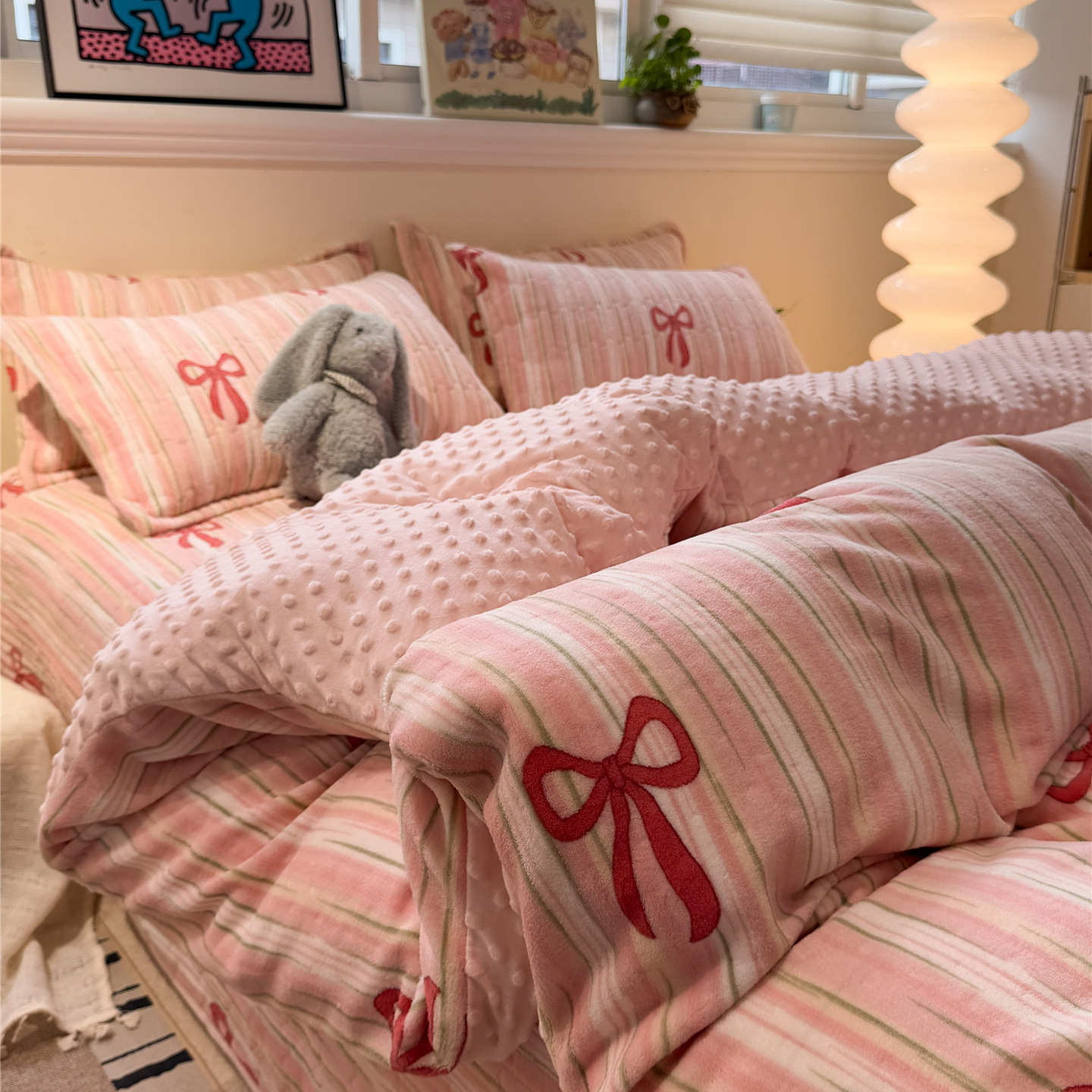 Quilted Milk Fiber Fleece Bedding Set with Polka Dot Pattern