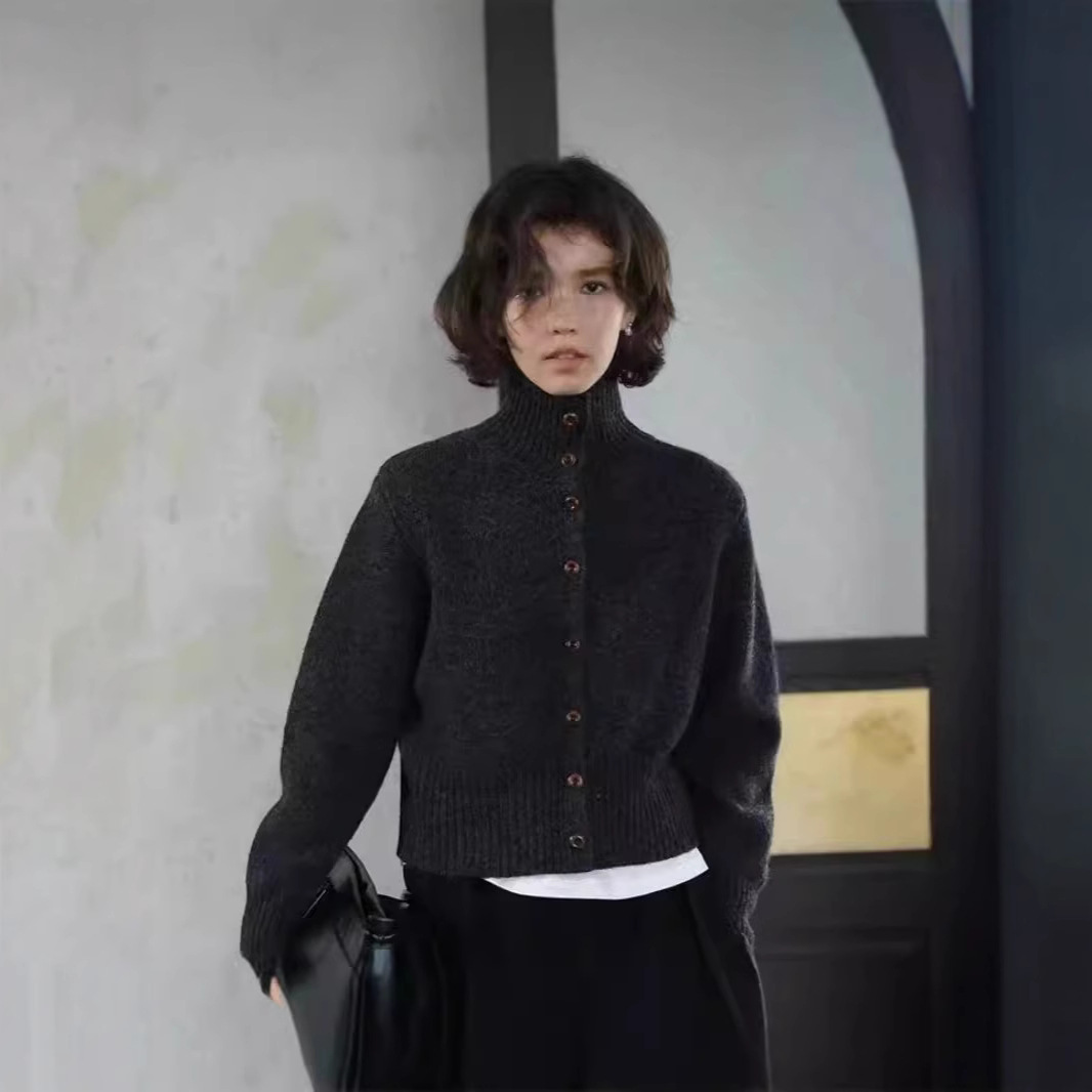 Women's cardigan made from 100% wool, stand-up collar