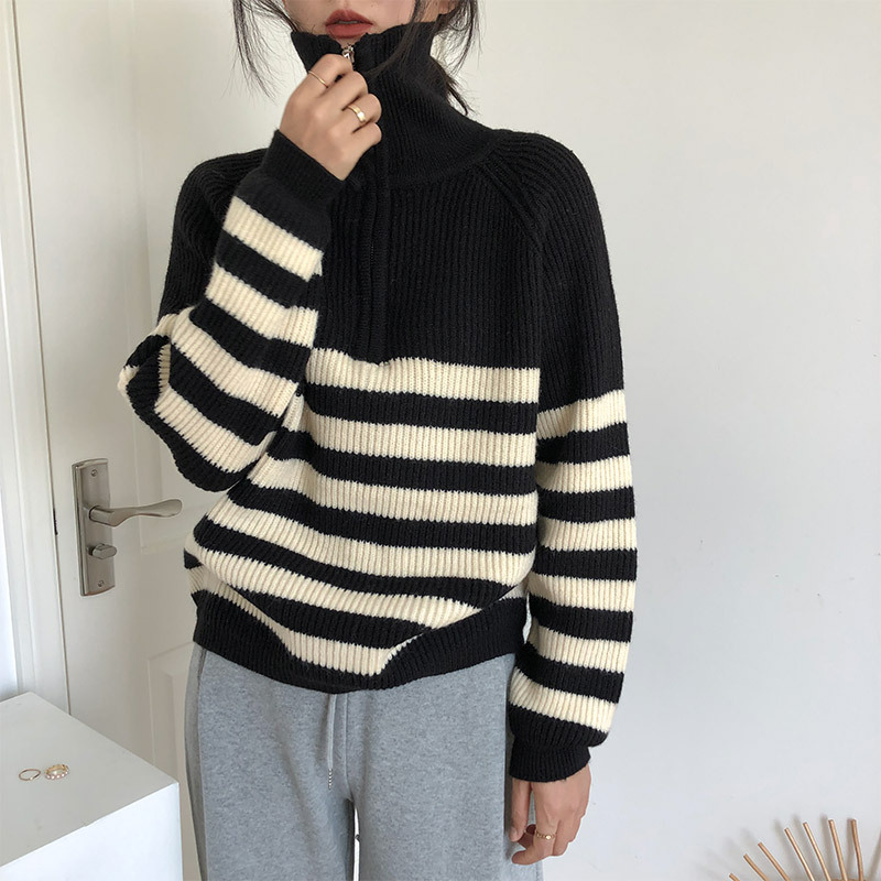 Women's zip-up cardigan with striped pattern