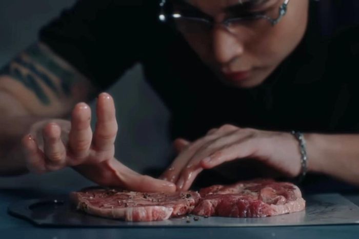 Jun Phạm gây tranh cãi với MV 'Truth or dare', đạo diễn nói gì? - Báo Xây Dựng