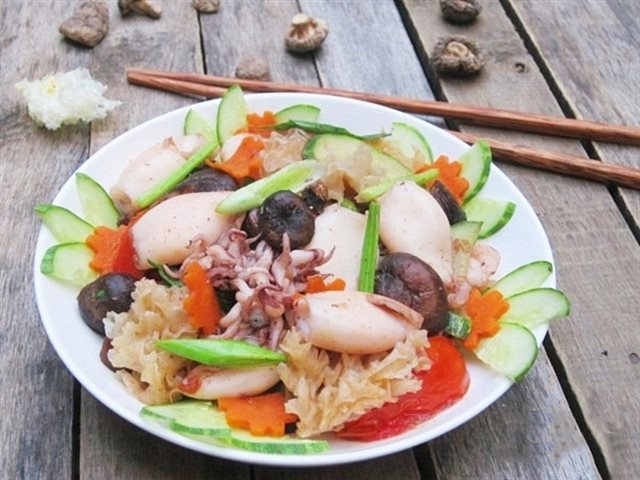Mực Tươi Xào Nấm