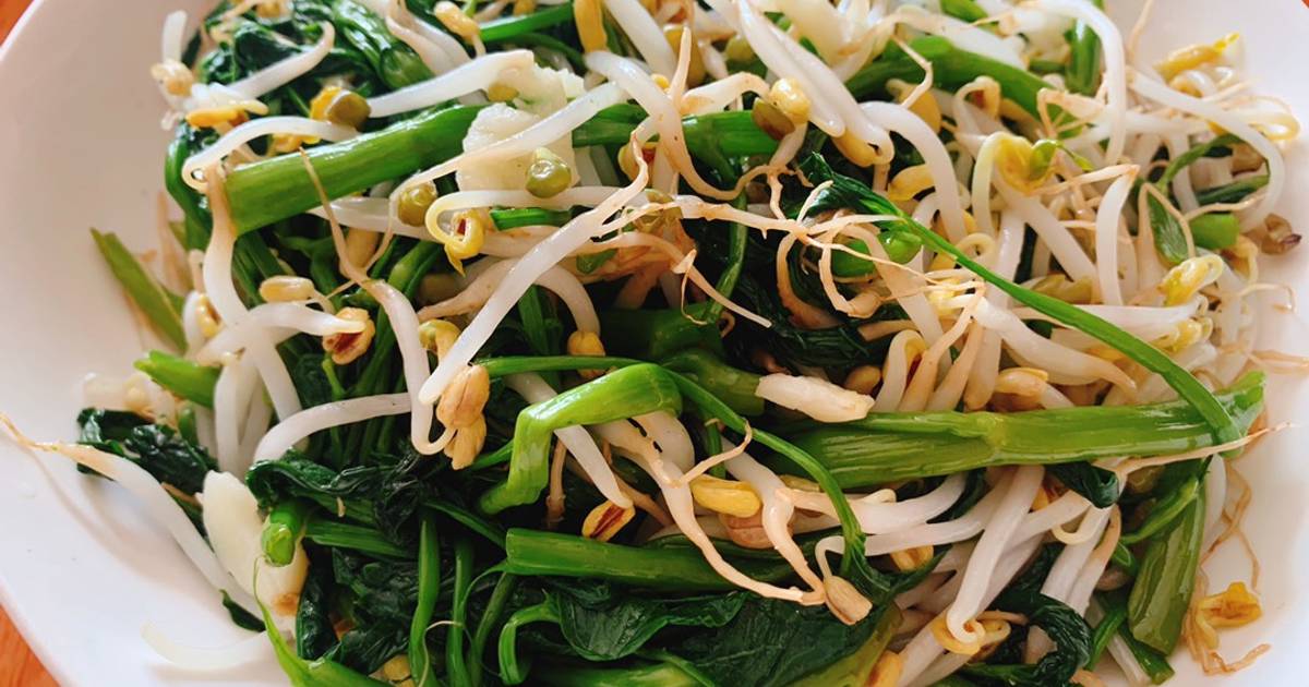 Rau muống xào giá