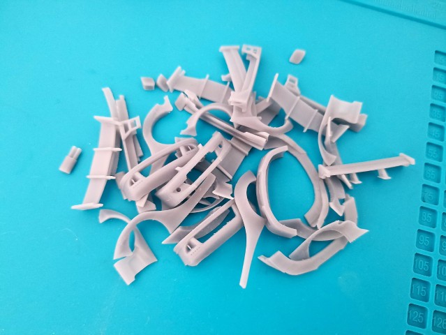 Anycubic Standard Gri UV Reçine ile baskı alınmış 1/64 nissan skyline r34 ve mazda rx7 hotwheels model araçlar için çeşitli widebody kiti parçaları (ön tampon,spoiller,yan marşpiyel,arka difüzör,çamurluk ekleri,egzoz çıkışları,)