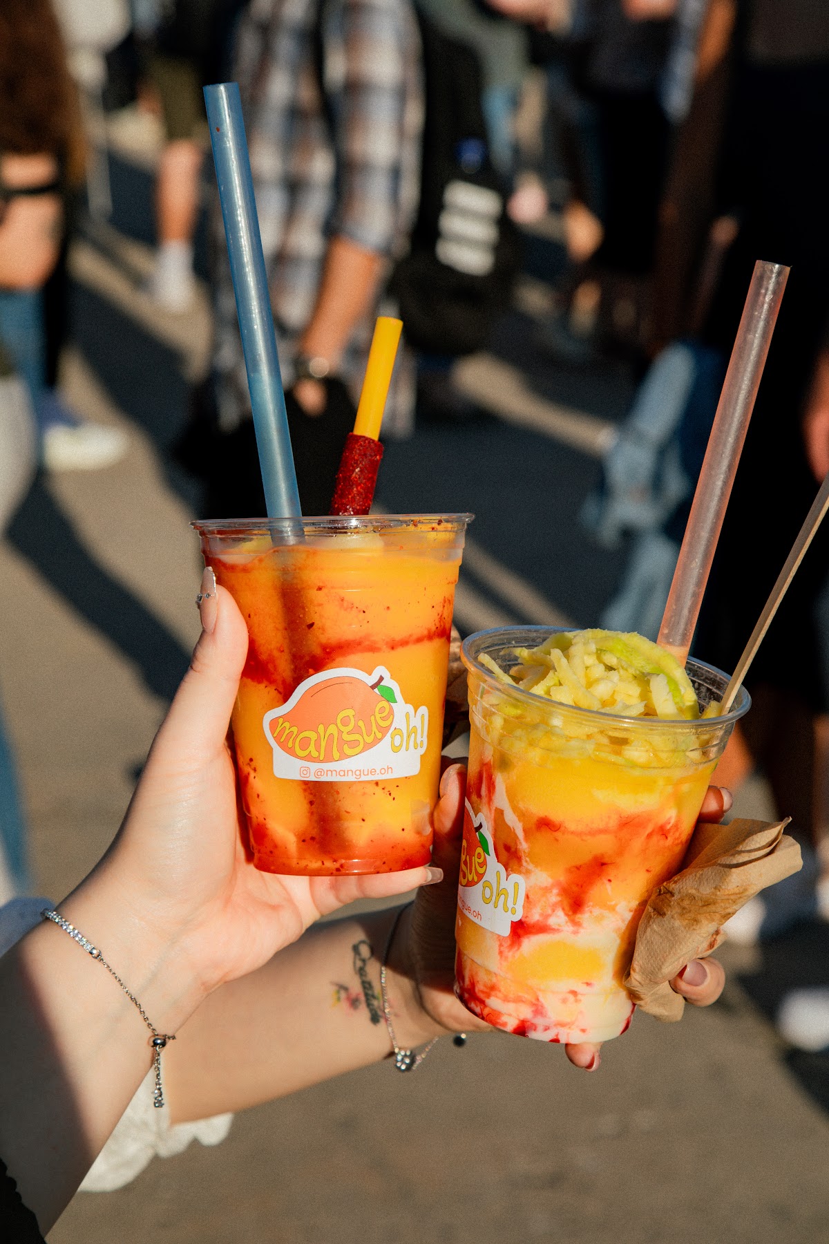 Boissons glac&eacute;es color&eacute;es &agrave; la Fiesta Latina