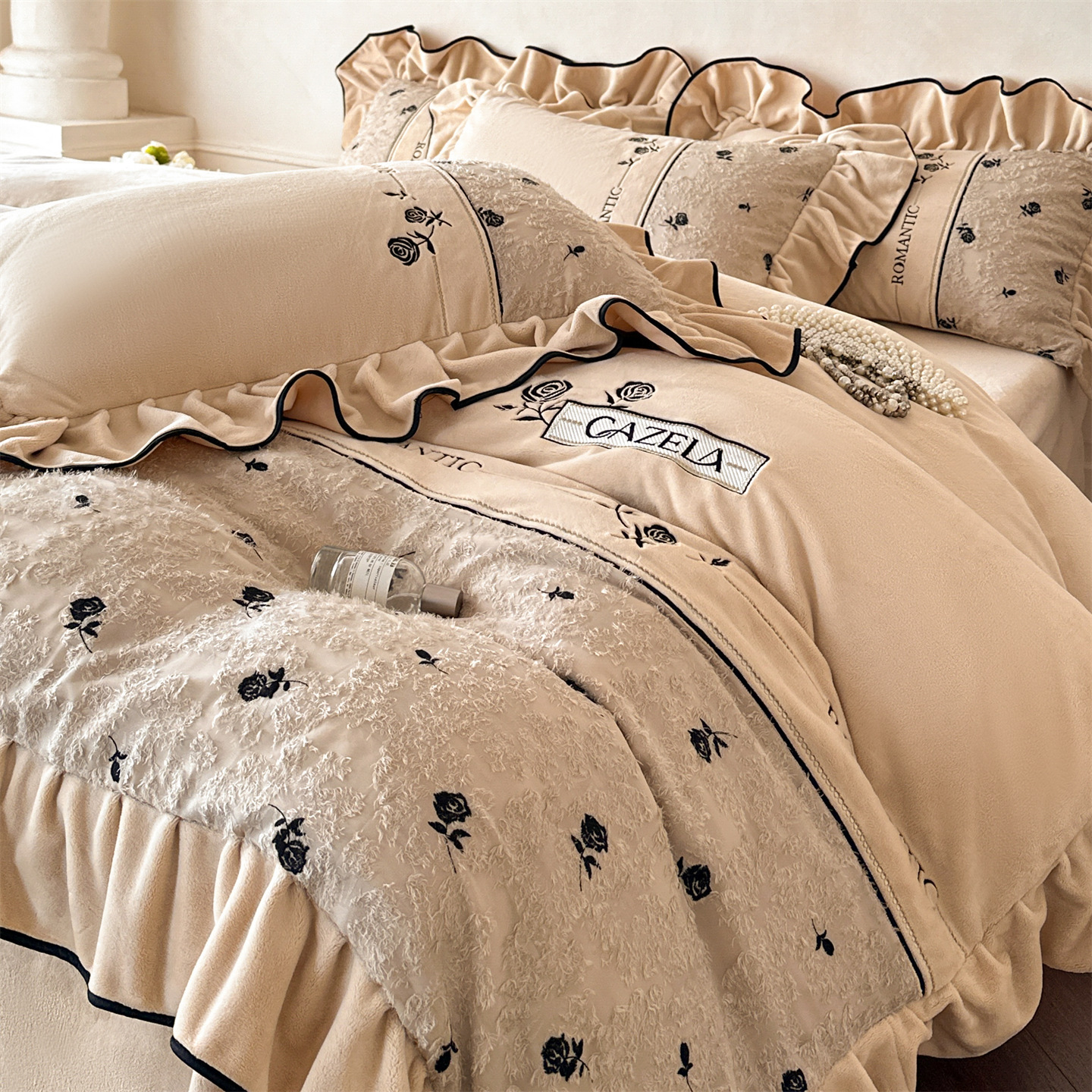 Milk Fiber Fleece Bedding Set with Lace Trim