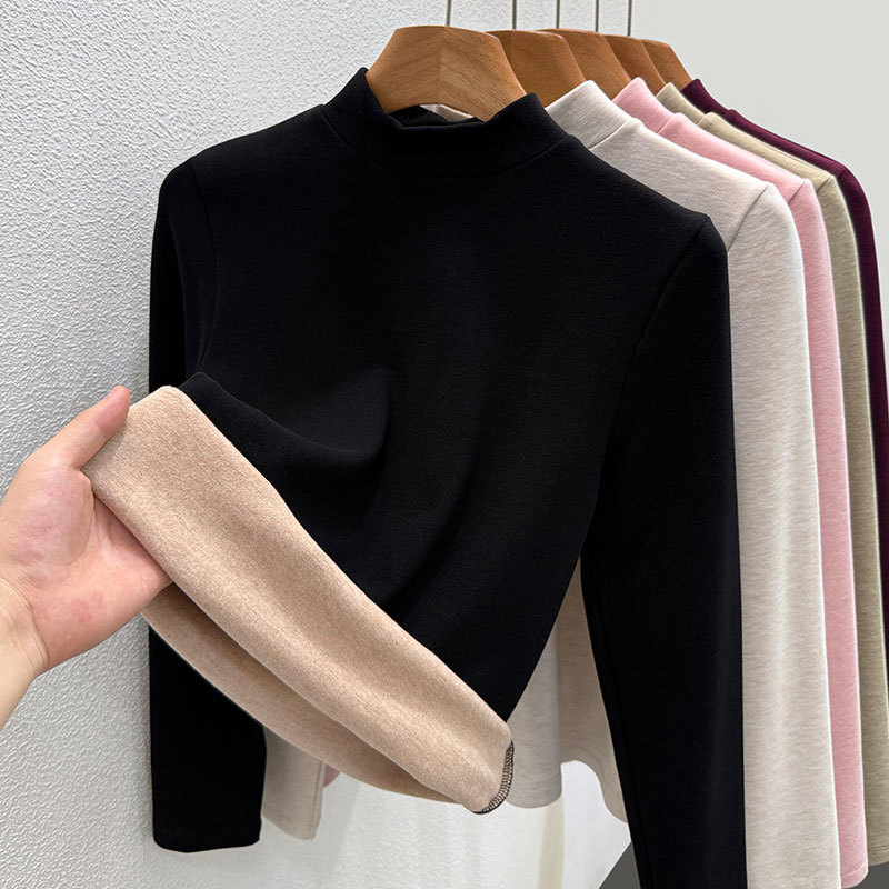 Women's turtleneck sweater made of wool blend