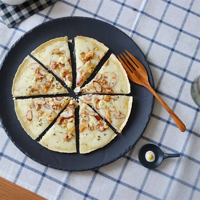 Bánh Pizza Gorgonzola