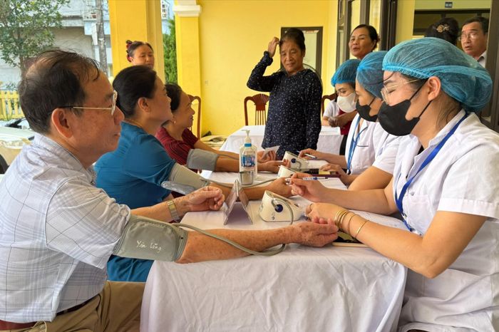 Chăm sóc sức khỏe toàn dân – vì người dân hạnh phúc - Đài Phát thanh và truyền hình Hà Nội