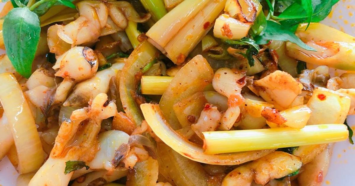 Ốc móng tay xào sate cay