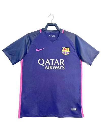 Retro 2016-17 Barcelona Visitante @lumorasports.jpeg