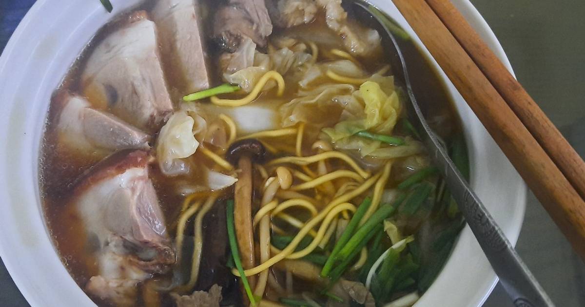 Mỳ chân giò / mỳ bò thảo mộc
