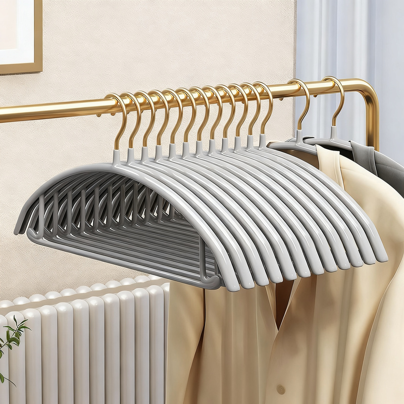 Plastic Hanger with Non-Slip Grip