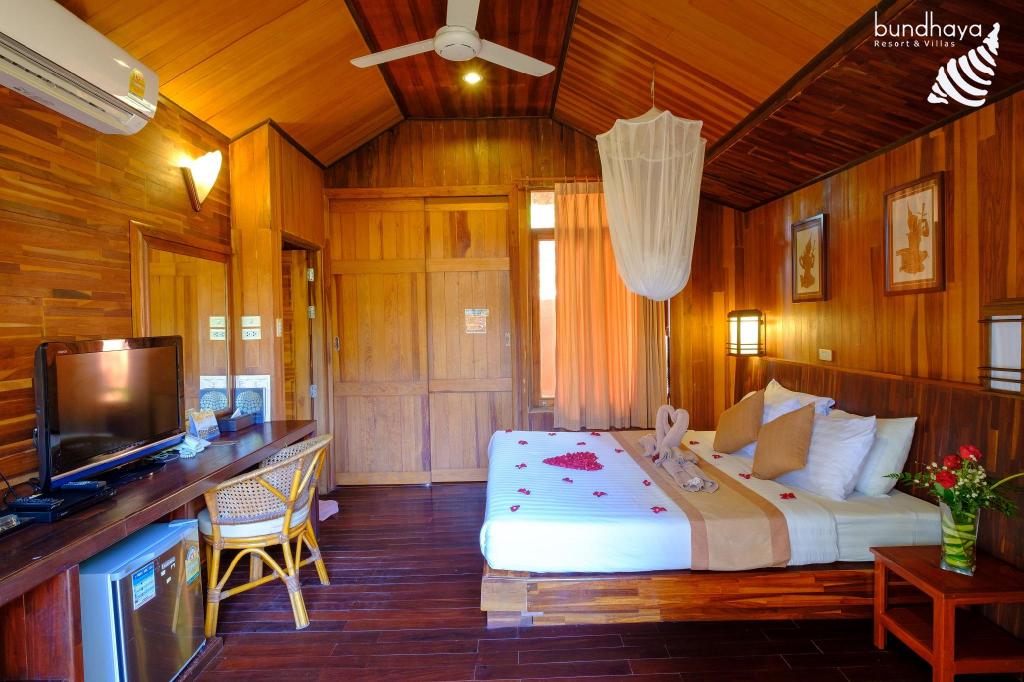 Garden Deluxe Bungalow Thumbnail 4