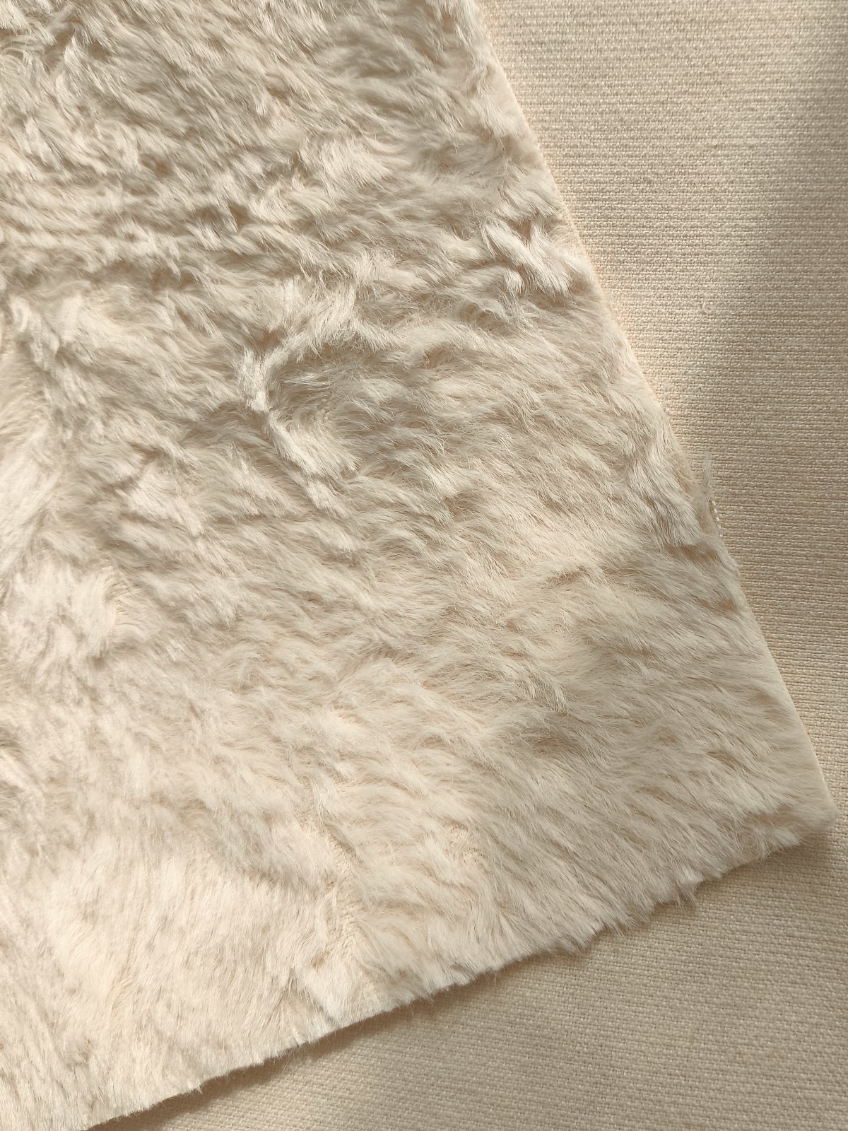 Cotton fabric with teddy bear motifs