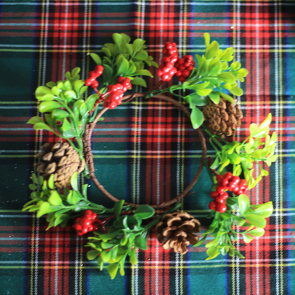 Christmas candle wreath with pine cones, 18 cm