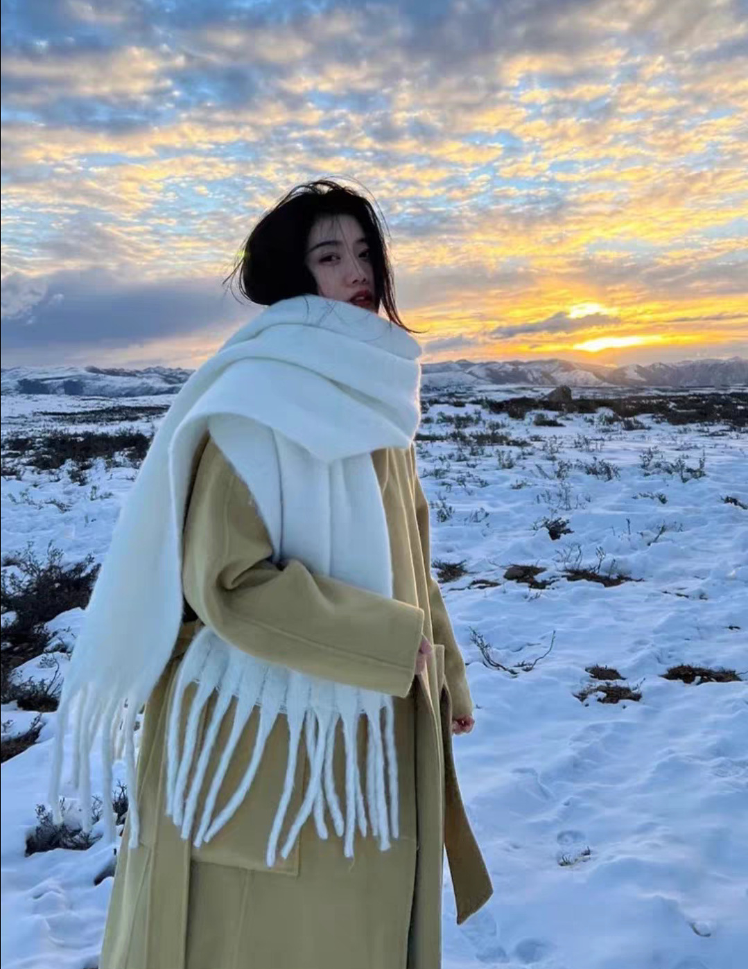 Thick Knit Scarf with Fringes