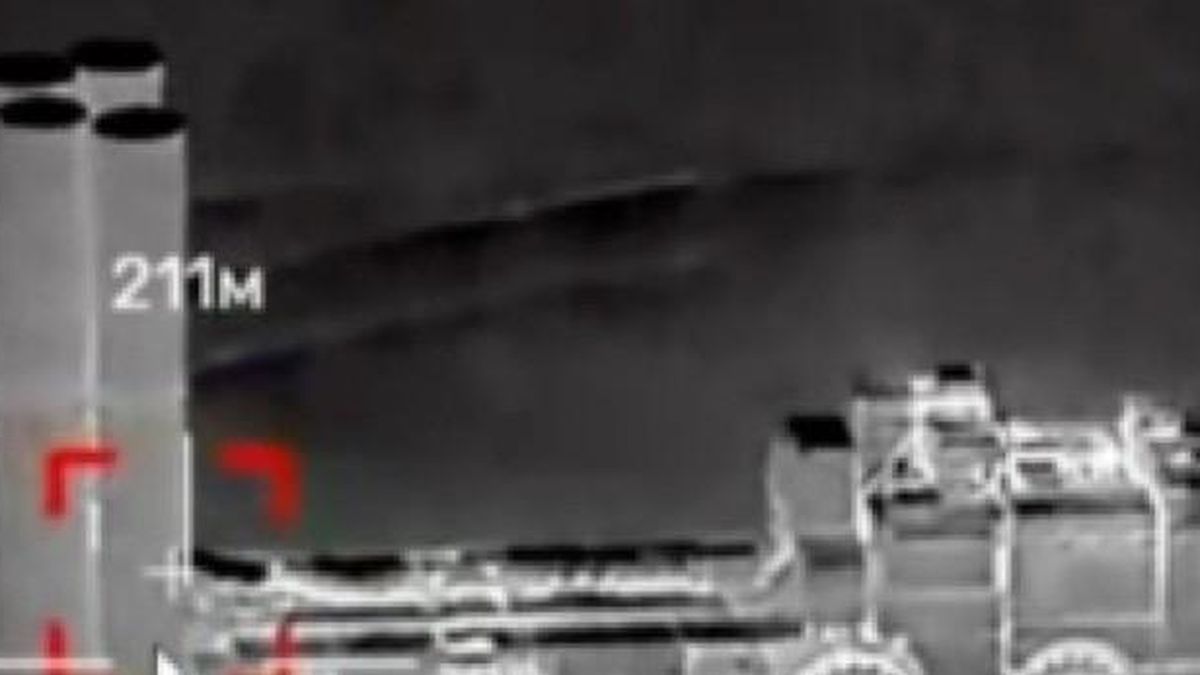 Video UAV cảm tử Ukraine bắn cháy bệ phóng S-400 của Nga ở Bryansk - Báo VietnamNet