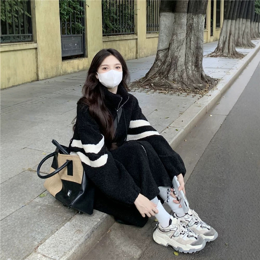 Women's coat, mid-length, faux shearling details