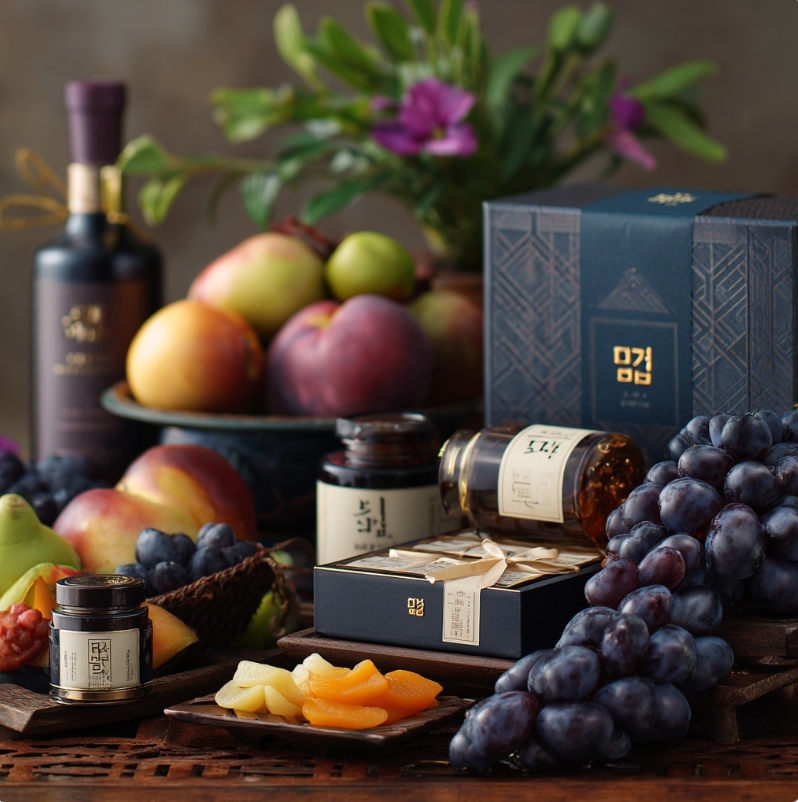 프리미엄 명절 선물세트 연출 이미지