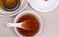 Cho ớt băm vào nữa là hoàn tất.