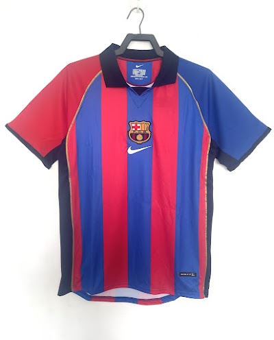 Retro 2001-02 Barcelona Local @lumorasports.jpeg