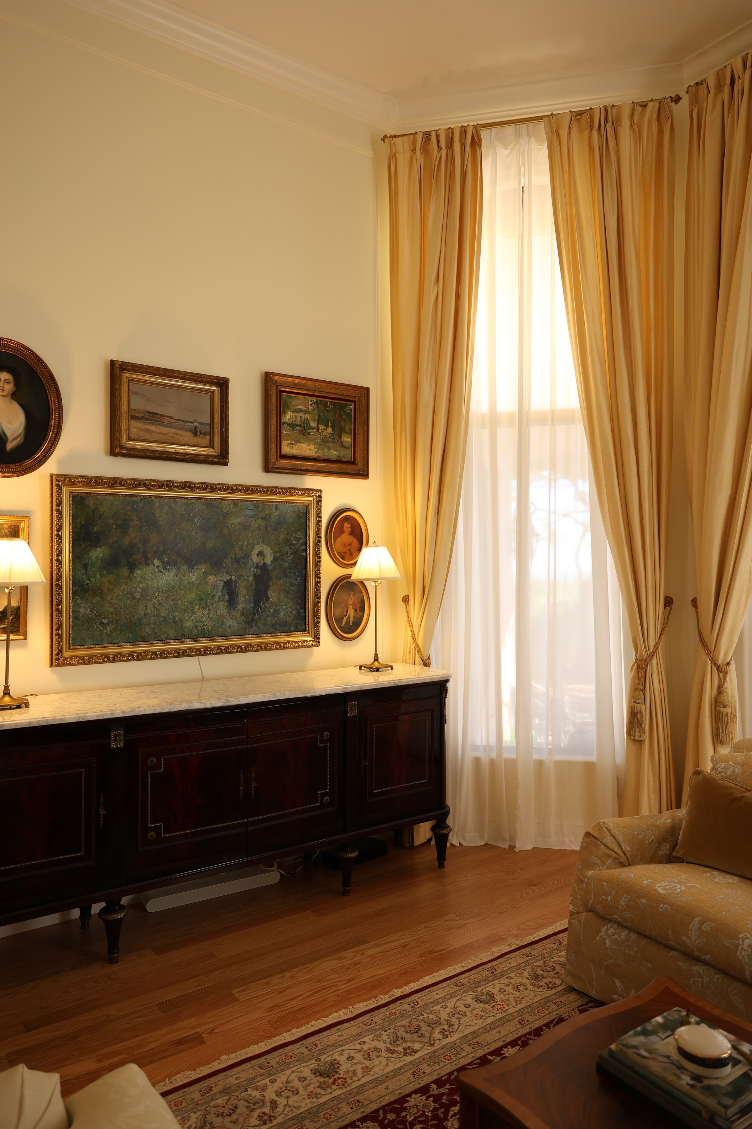 British Colonial — 125