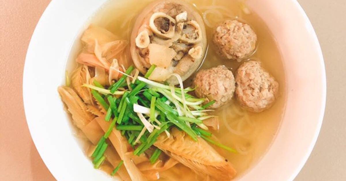 Bún măng giò heo