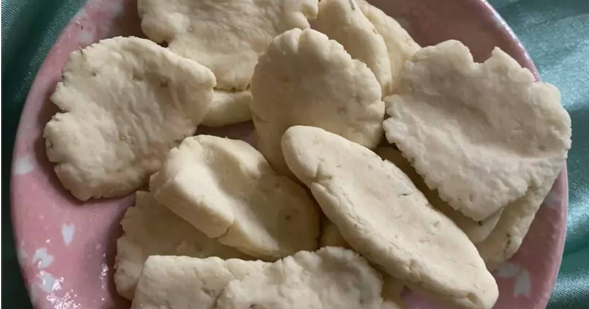 Bánh quy mặn với lá hương thảo (rosemarry)