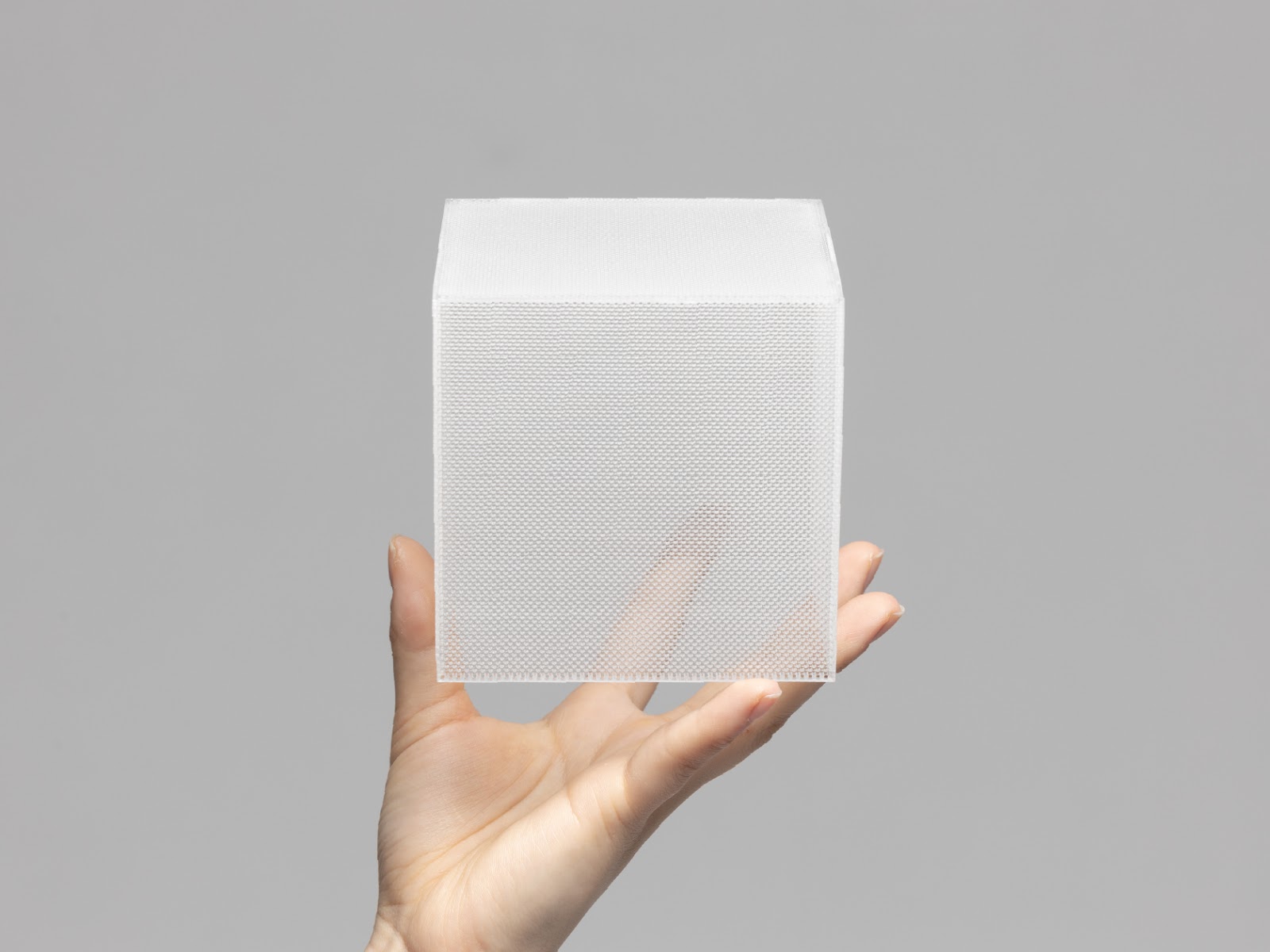 微細穴加工による角度依存型視覚効果：設計変数に基づく制御と体系化-thumb-2