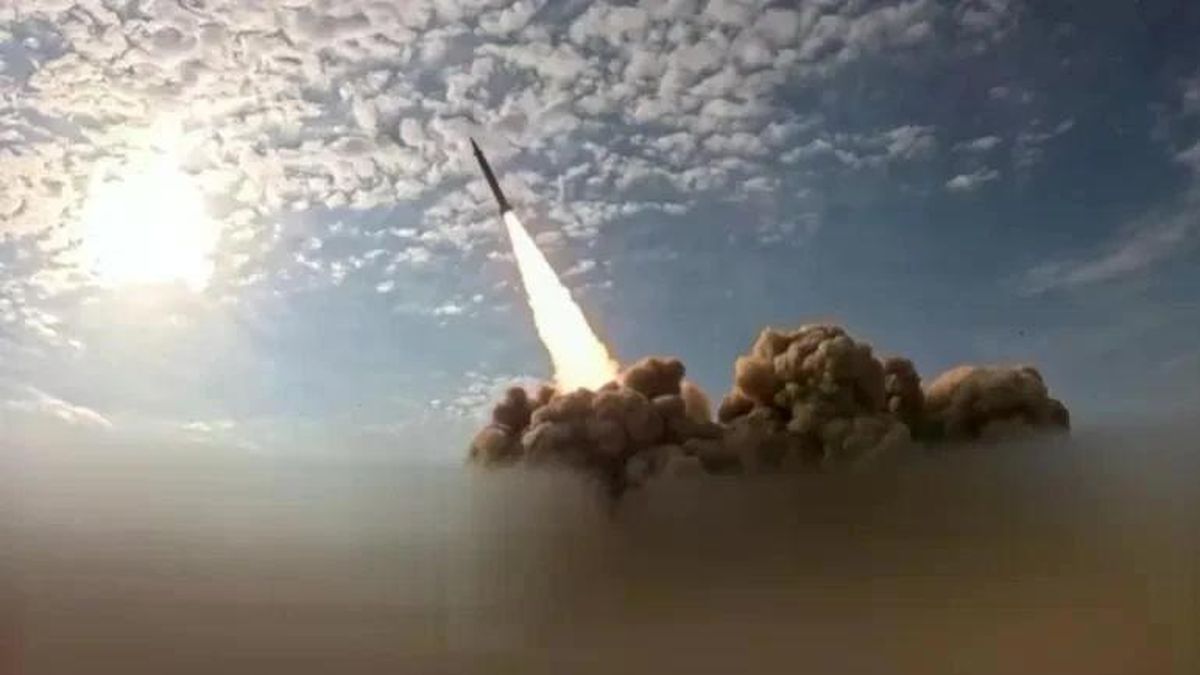 Iran phóng tên lửa đạn đạo về phía Kuwait và Bahrain, Mỹ tuyên bố đánh chặn loạt mục tiêu - Báo Tiền Phong