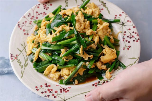 Trứng Chiên Hẹ Tươi