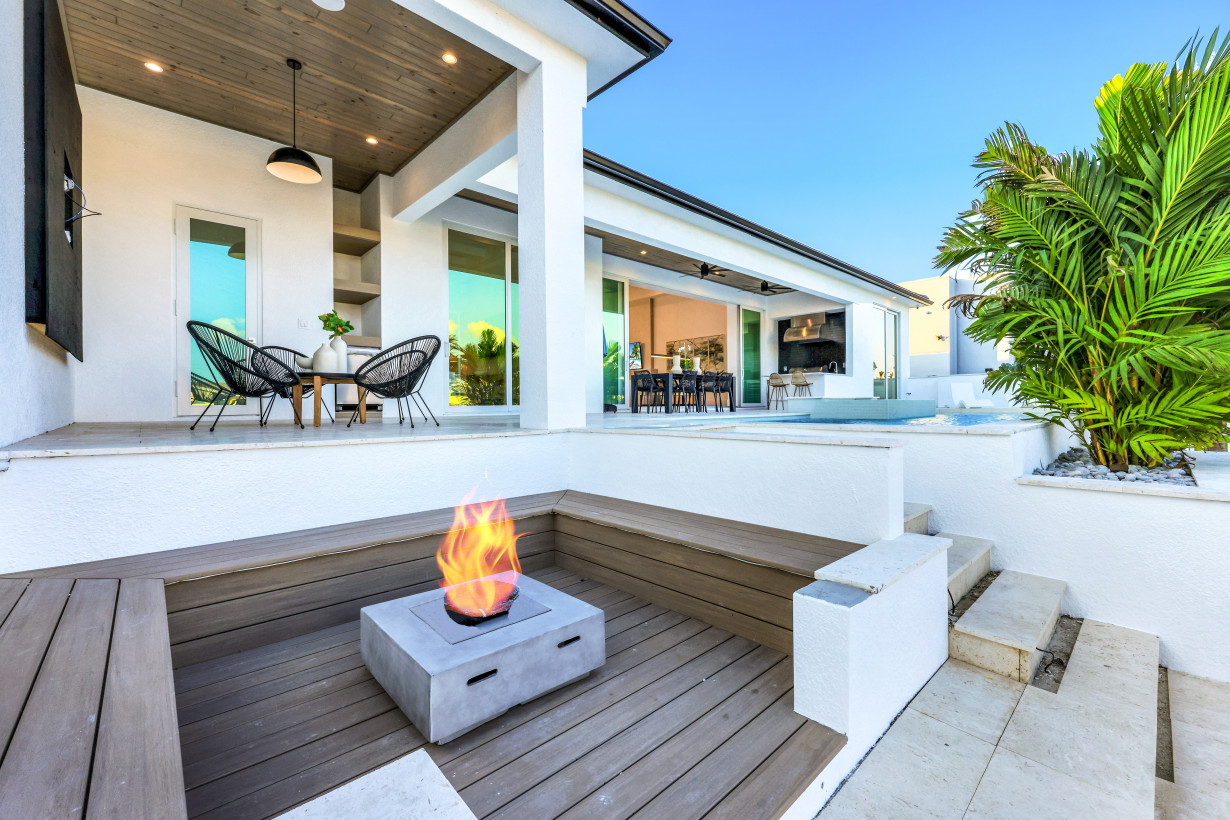 5309 Bayshore Ave interior