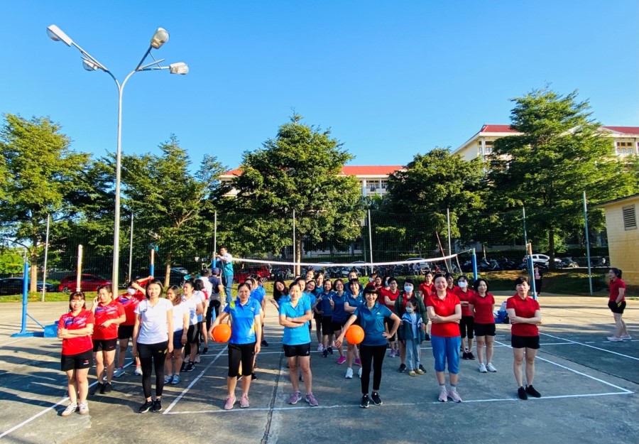 Khai mạc Giải bóng chuyền hơi nữ chào mừng năm học mới và kỷ niệm Ngày Nhà giáo Việt Nam 20/11/2021