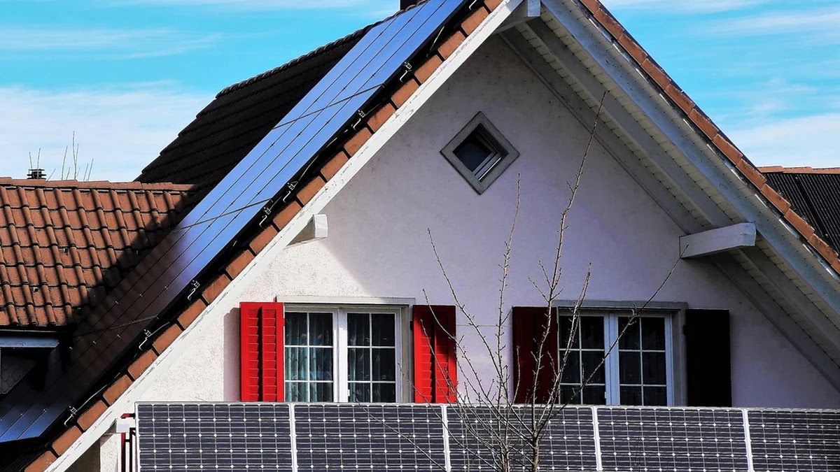 에너지 자립 주택 구축을 위한 신재생에너지 투자 기준과 사례