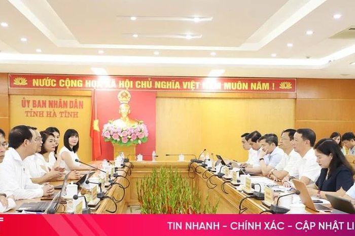 Hà Tĩnh làm việc với Cao đẳng Công nghệ cao Hà Nội về đào tạo nhân lực và AI - Báo Hà Tĩnh