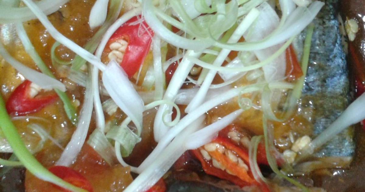 Cá nục kho cà chua
