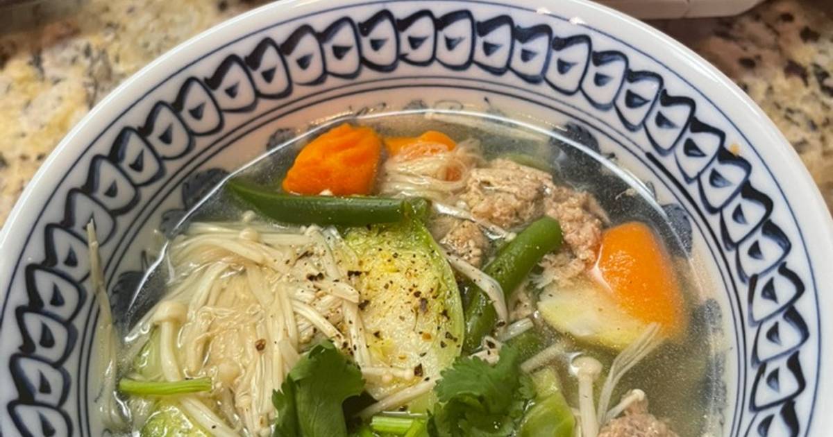 Canh brussels sprouts và Kim châm