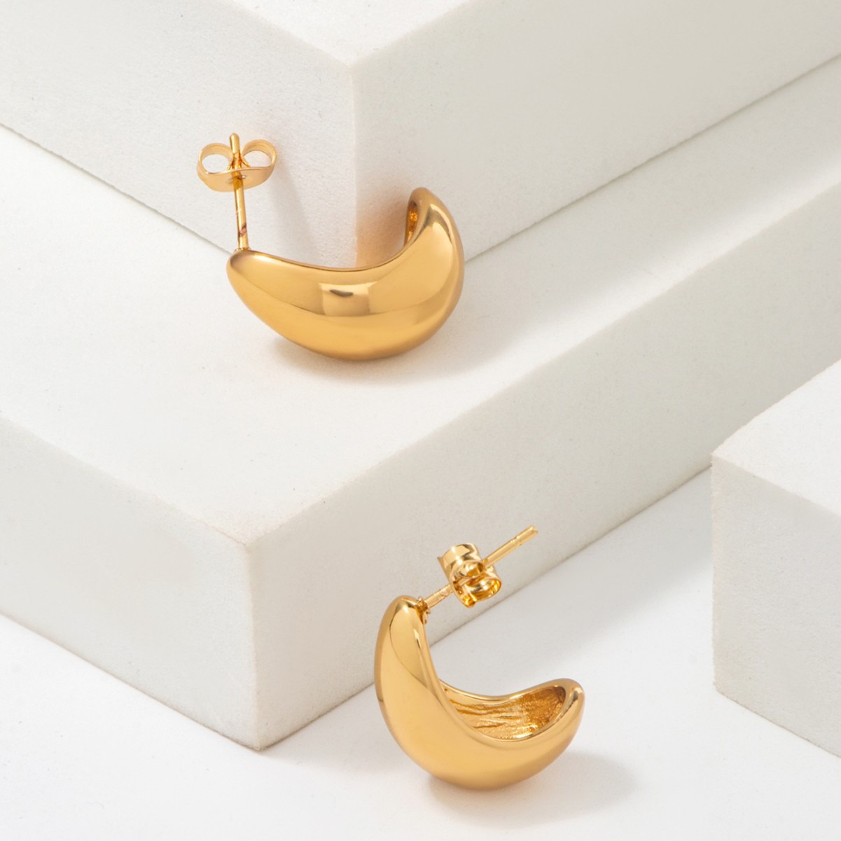 Crescent Moon Earrings made of Stainless Steel