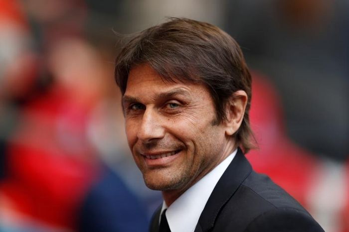 Conte dẫn cùng lúc Napoli và Italy? - Tạp chí Tri thức