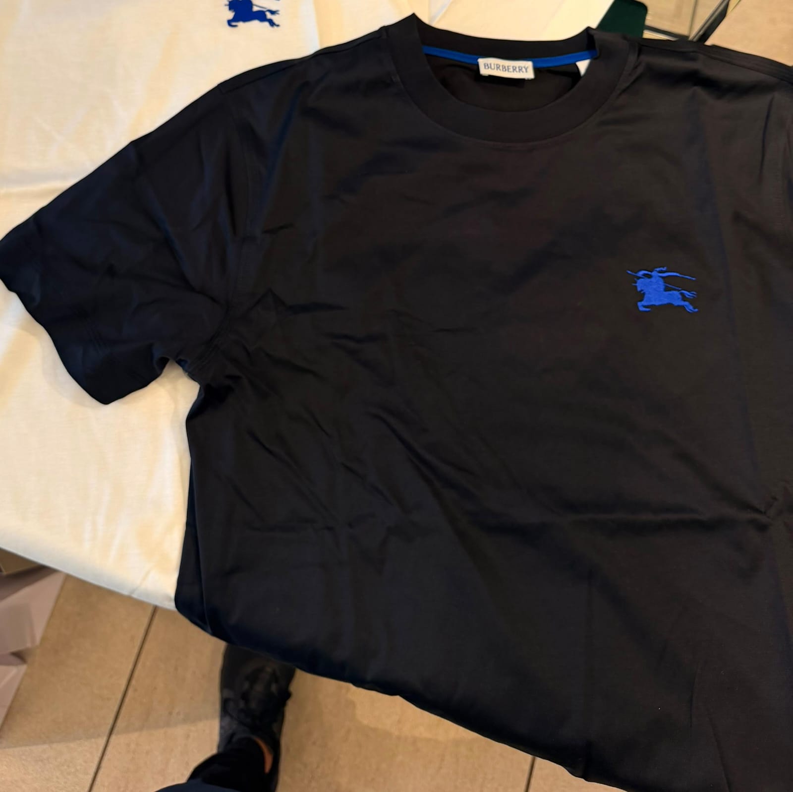 Playera Burberry Negra