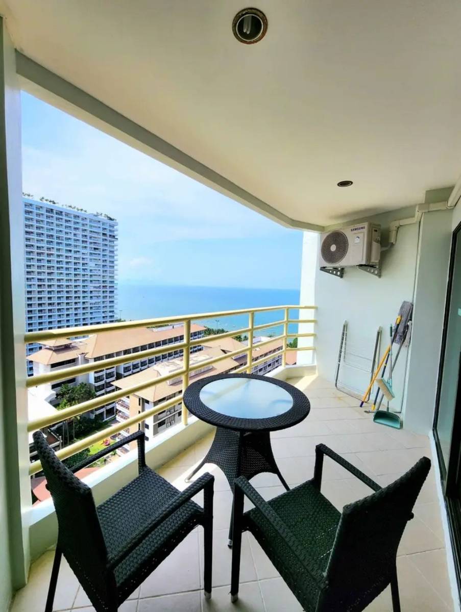 View Talay 5/F3 1 BED · 2 BATH · 96 SQ M · 2 BALCONIES 10