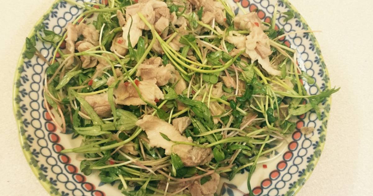 Salad rau mần và thịt hấp